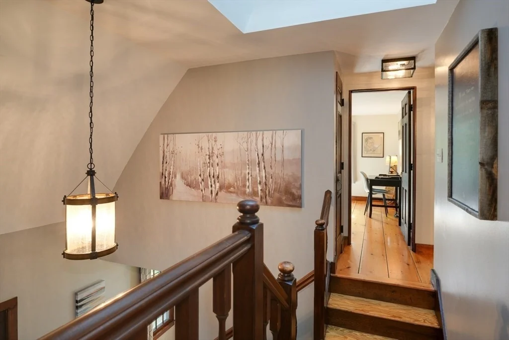 Photo of 18 Bay Path Dr