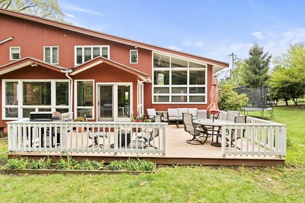 Photo of 1 Hemlock Dr