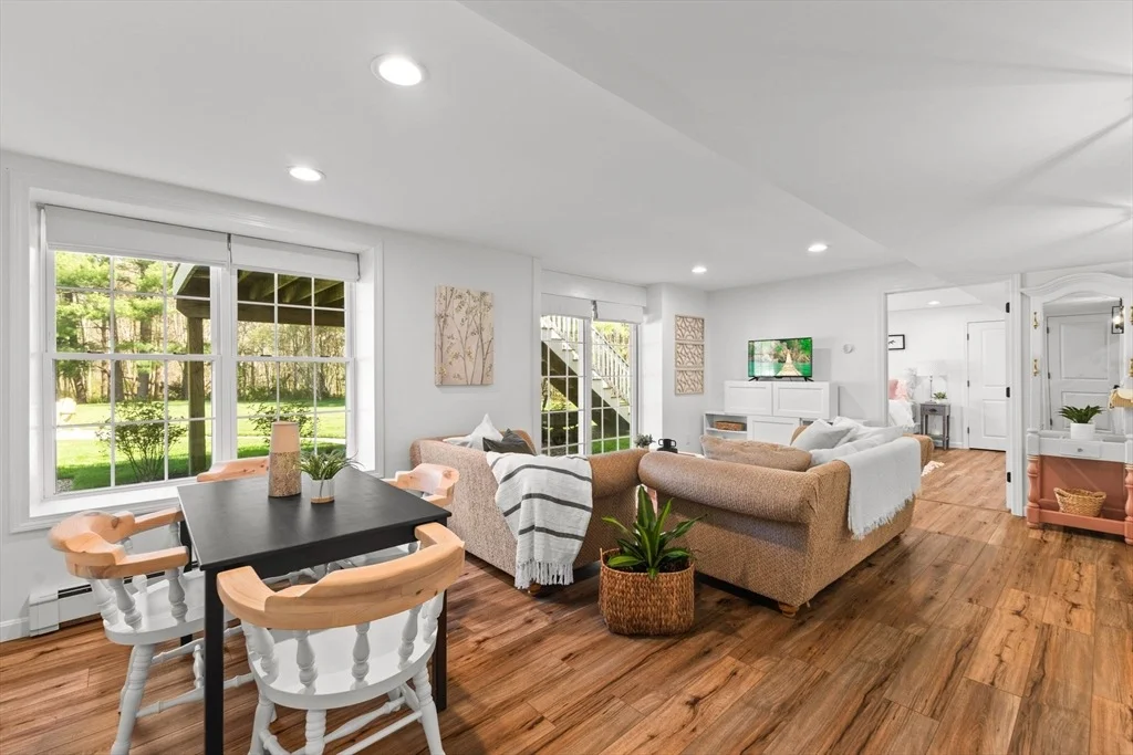 Photo of 353 Finch Rd