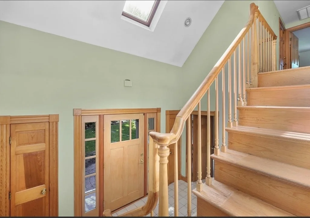 Photo of 10 Lorraine Cir