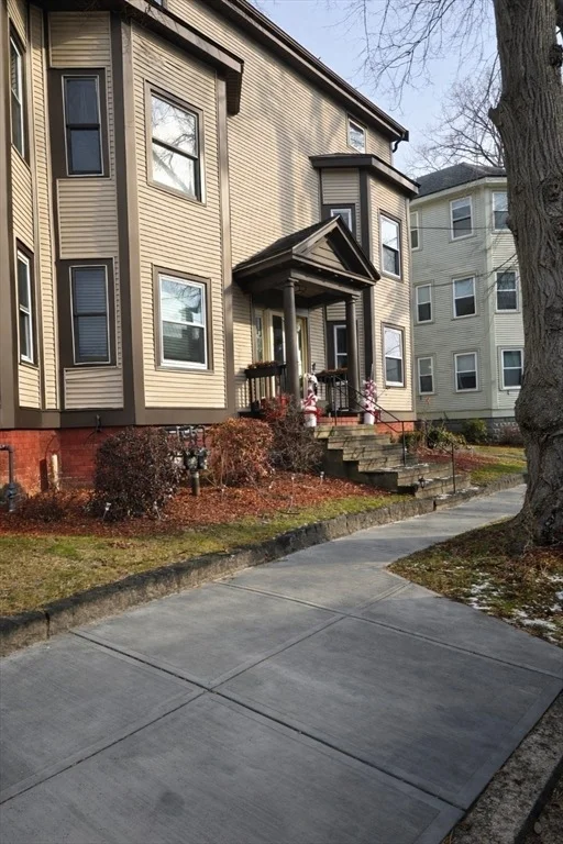 Photo of Unit 3 at 528 Cherry St.