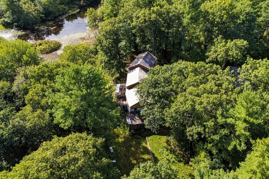 Photo of 47 Riverside Dr