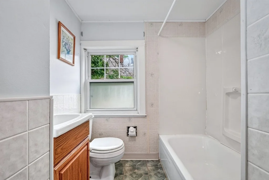 Photo of 37 Riverview St
