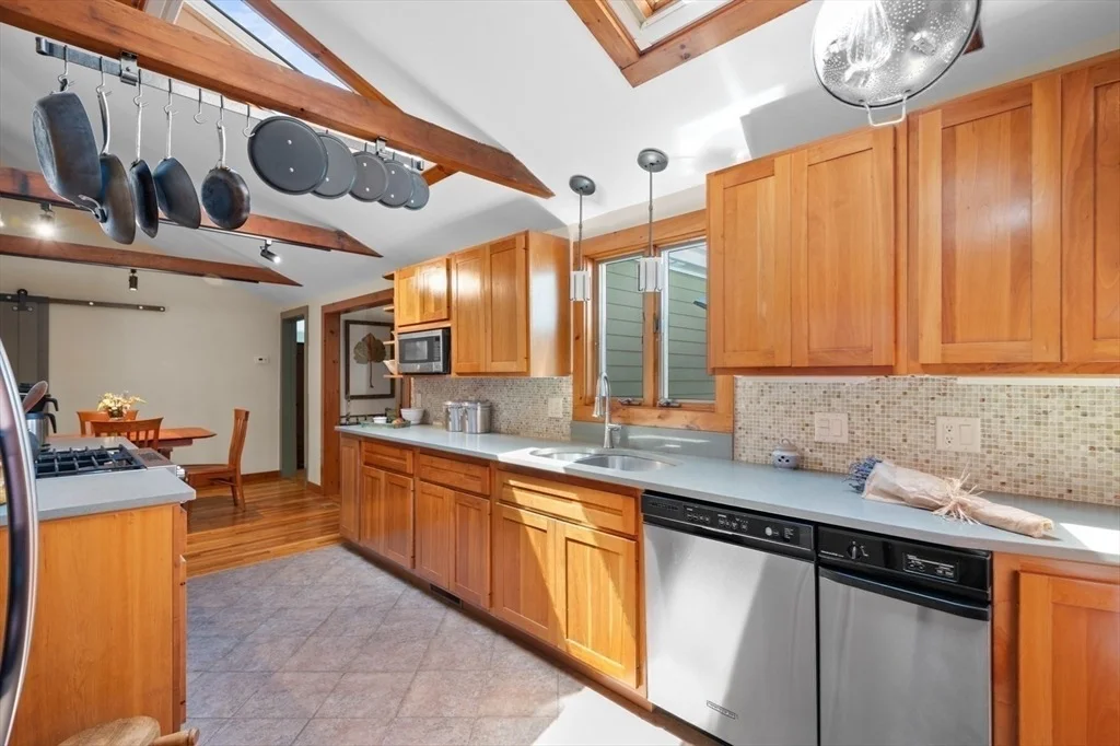 Photo of 15 Fenmere Ave