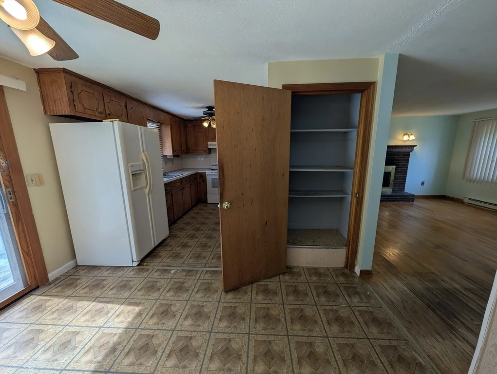 Photo of 7 Birchwood Dr