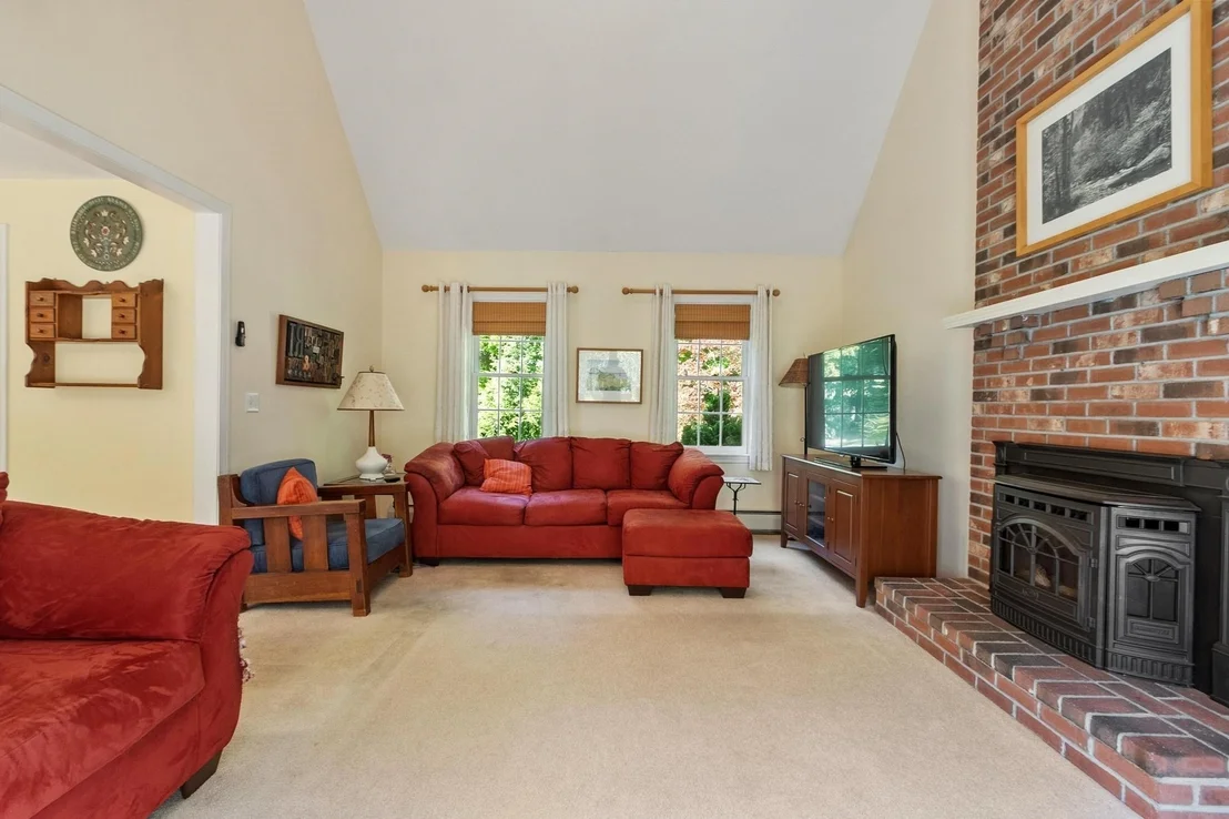 Photo of 144 N Row Rd