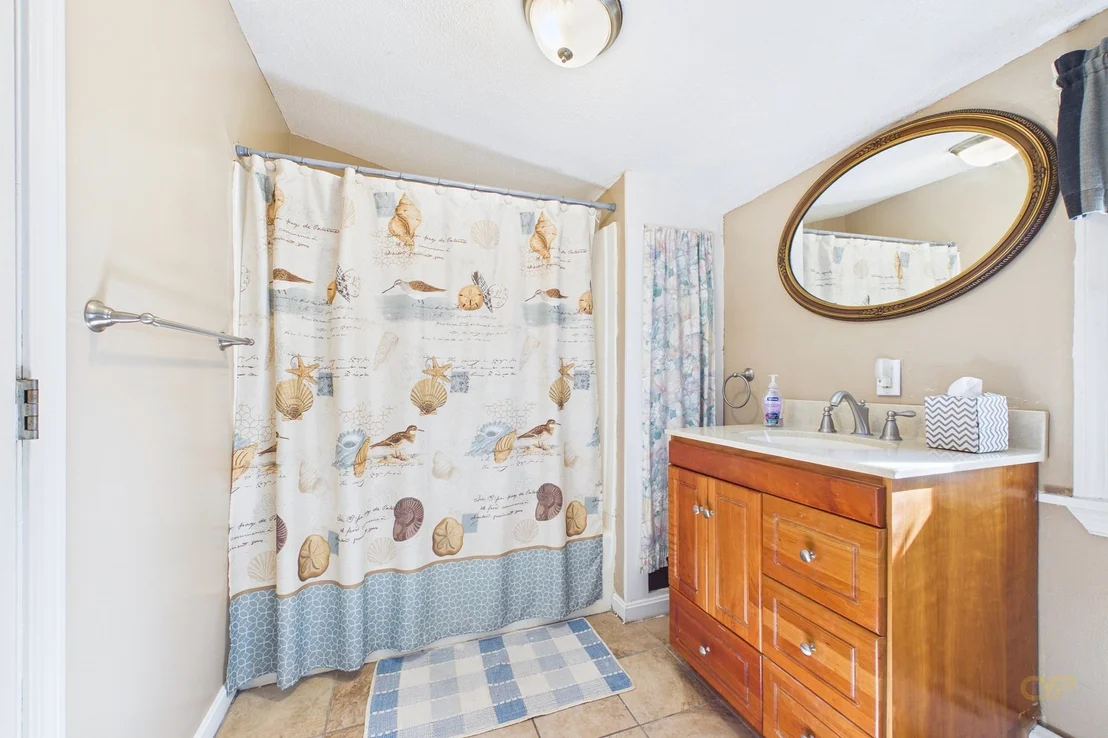 Photo of 7 Bayview Ave