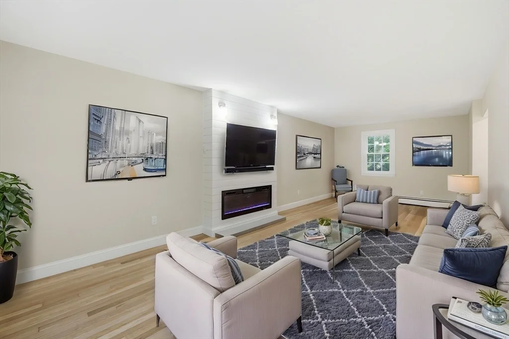 Photo of 3 Jonathan Ln