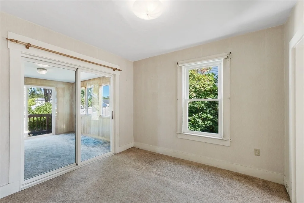 Photo of 33 West Meadow Road