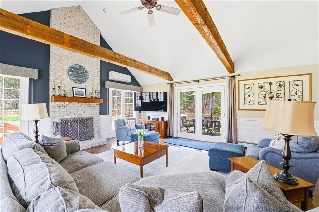Photo of 7 Bogastow Circle