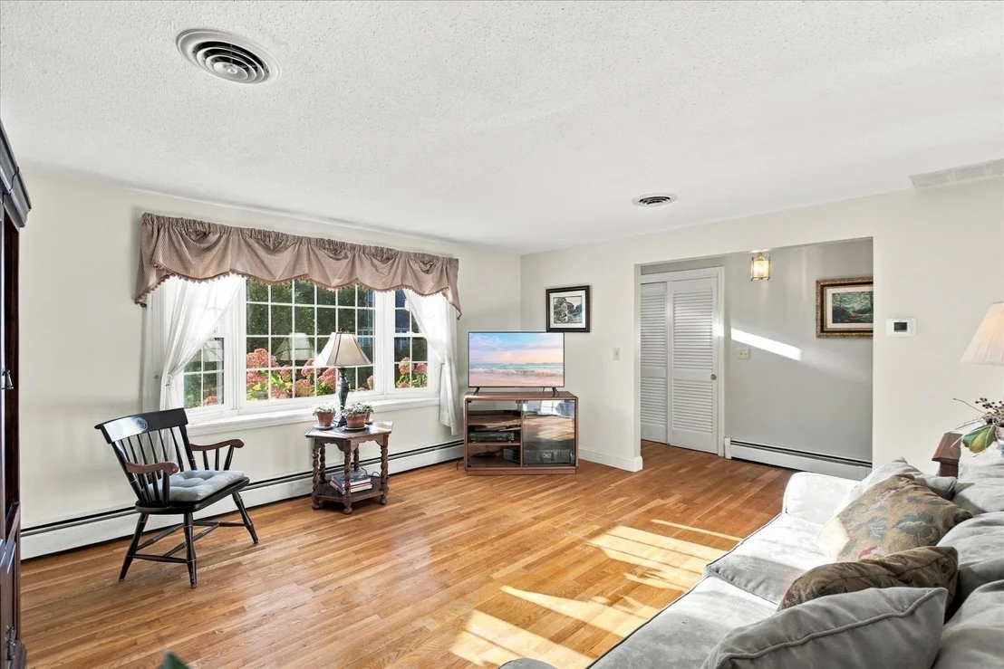 Photo of 402 Prince Hinckley Rd