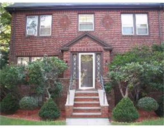 Photo of 33 Myopia Rd