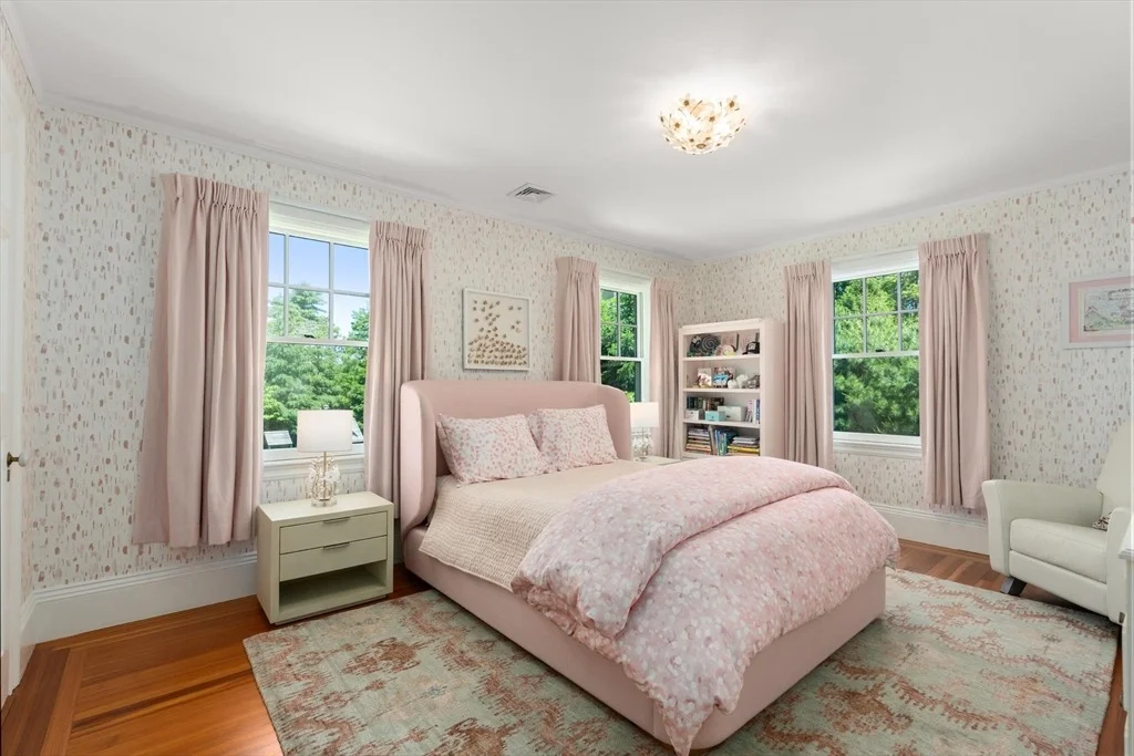 Photo of 10 Burnham Rd