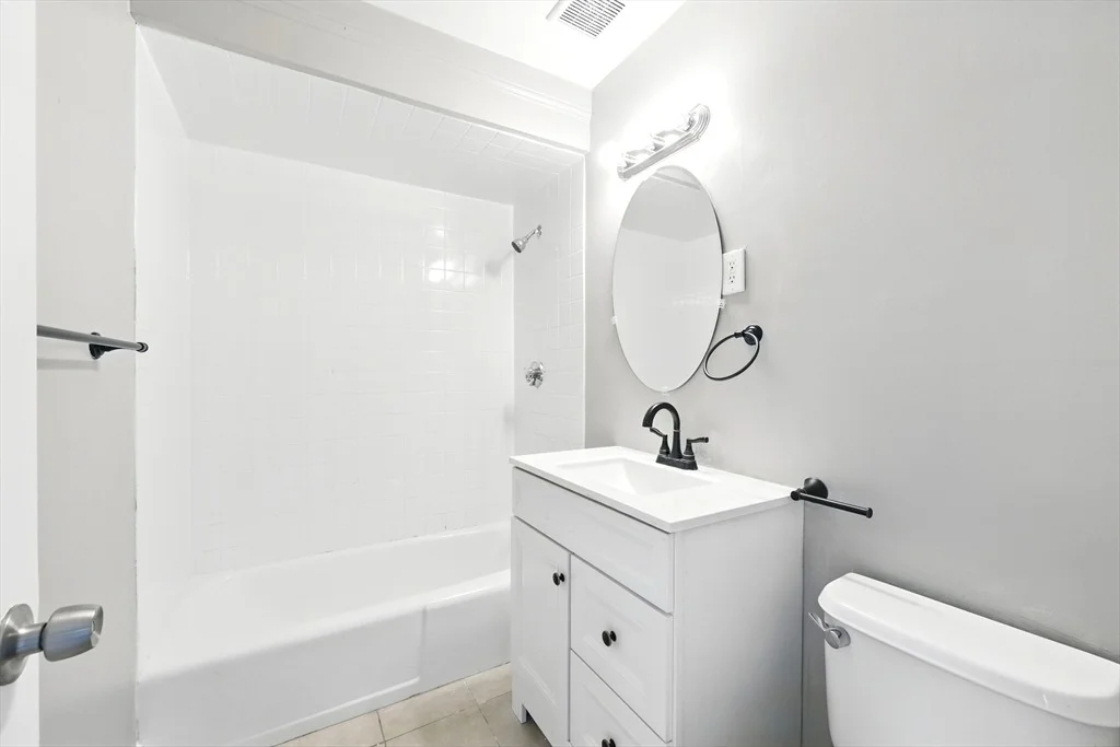 Photo of Unit 2 at 219 Glasgow St
