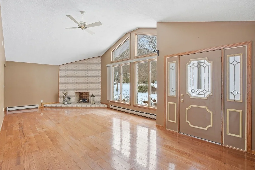 Photo of 80 Elizabeth Dr