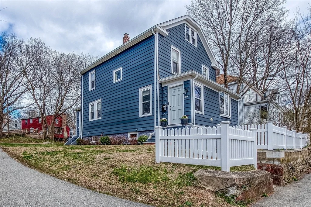 Photo of 285 Colburn St