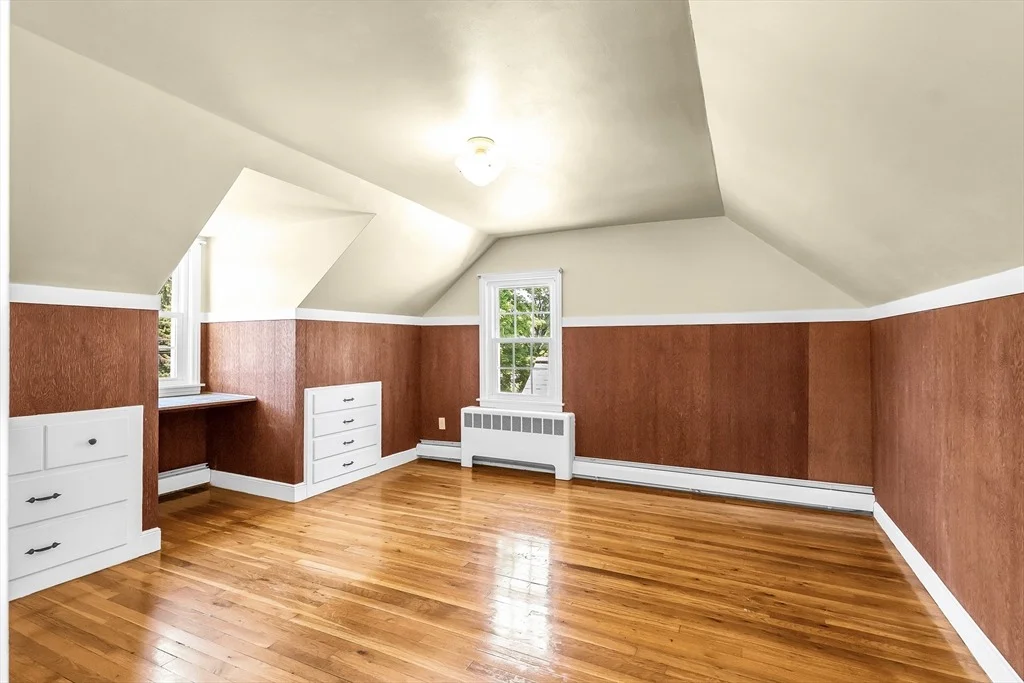 Photo of 370 Main St