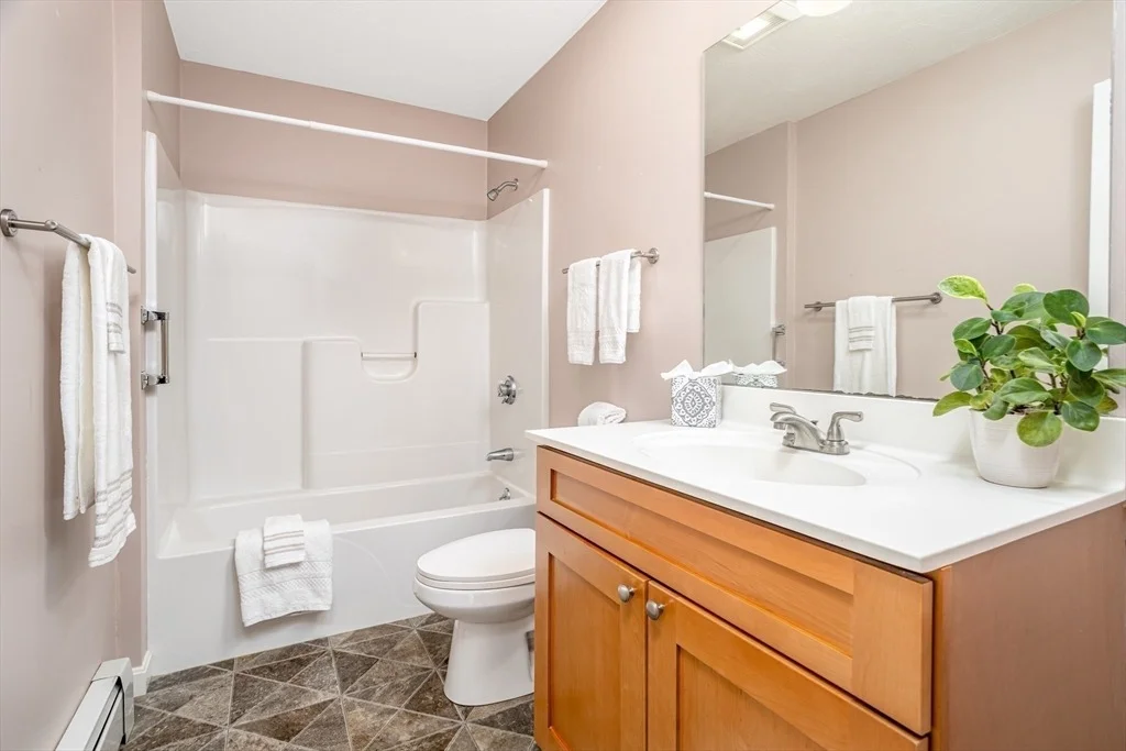 Photo of 380 Leo Drive