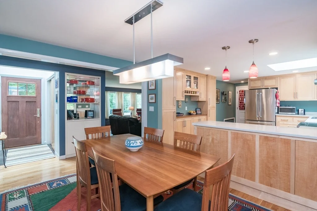 Photo of 669 Westhampton Rd
