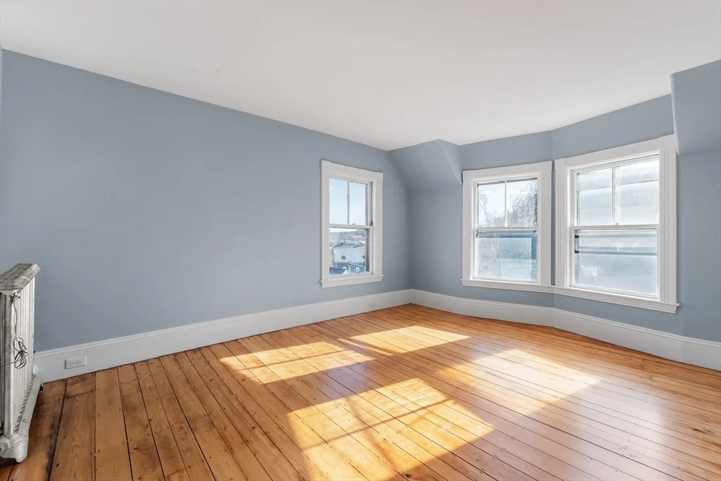Photo of 16 Pleasant St