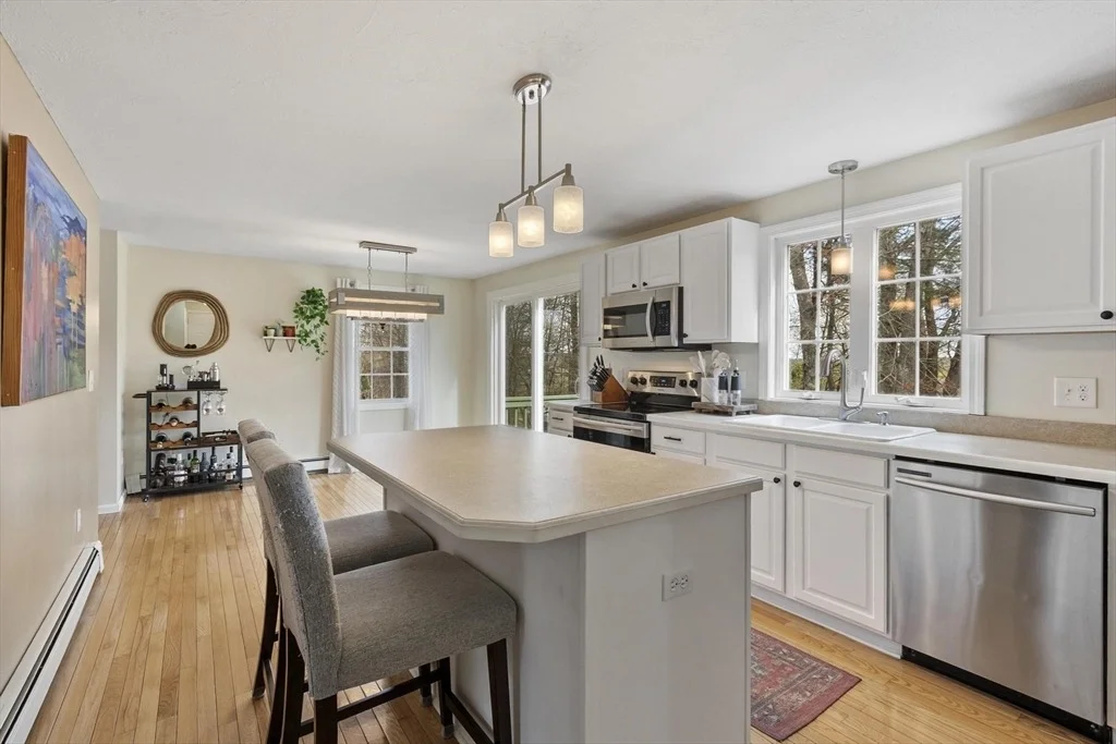Photo of 19 Fieldstone Dr
