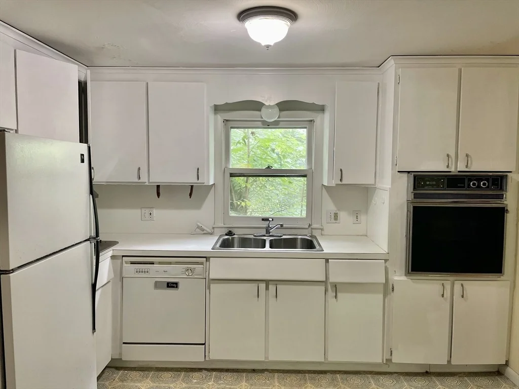 Photo of 51 Jeffrey Ln