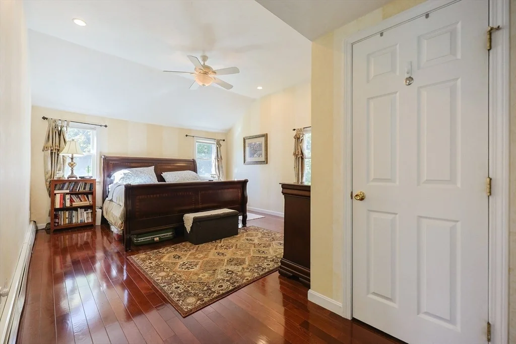 Photo of 2 Rhodes Ave