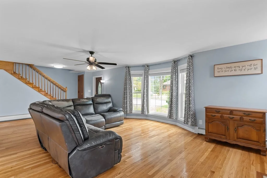 Photo of 10 Wesley Dr