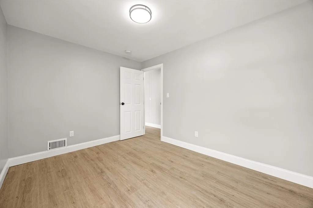 Photo of 122 Sinclair Rd