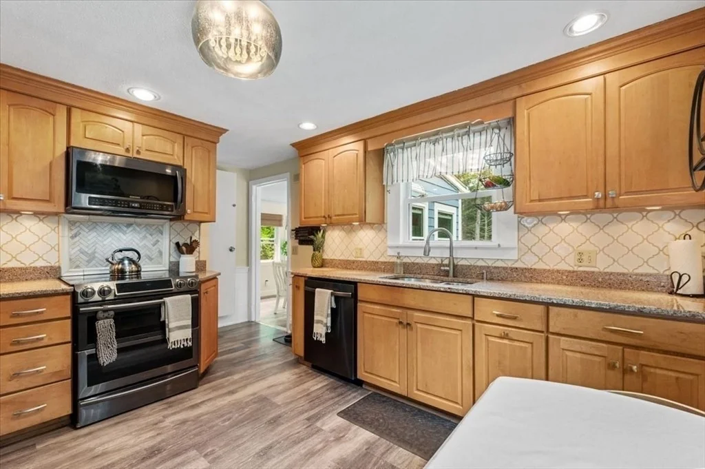 Photo of 320 Alpine Dr