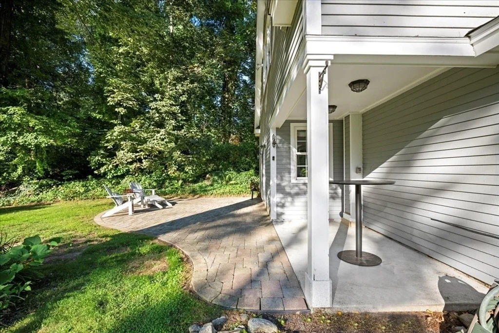 Photo of 2 Fairview Dr