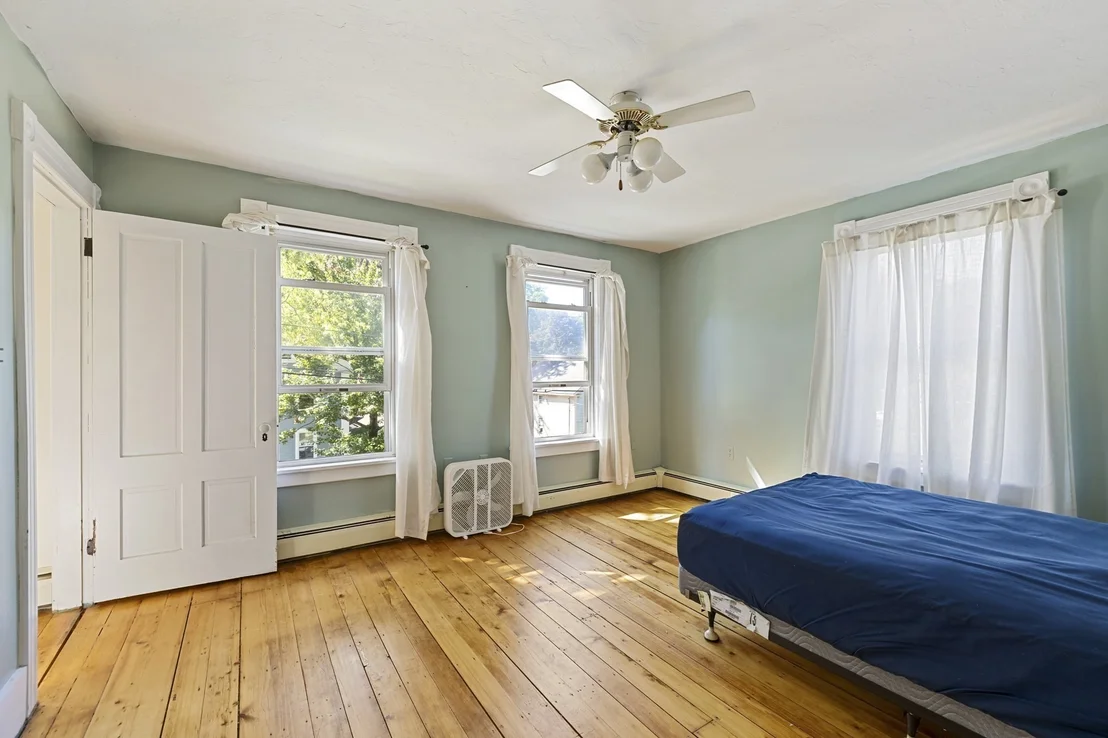 Photo of 10 Spring St
