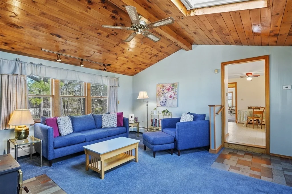 Photo of 112 Surrey Lane