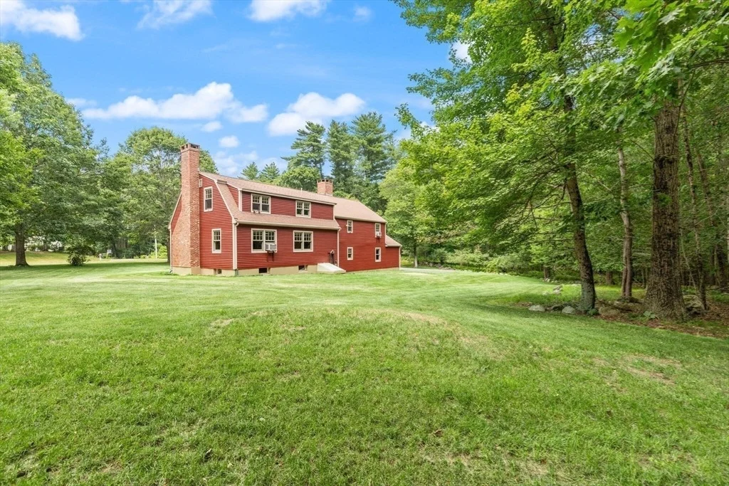 Photo of 35 Willowdale