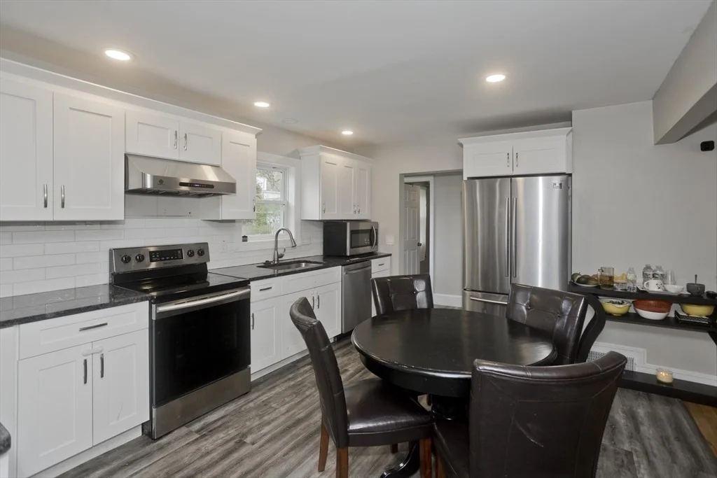 Photo of 174 Abbott St