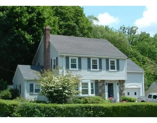 Photo of 989 Pleasant Street