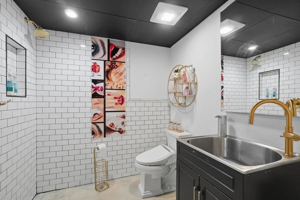 Photo of 284 Broadway