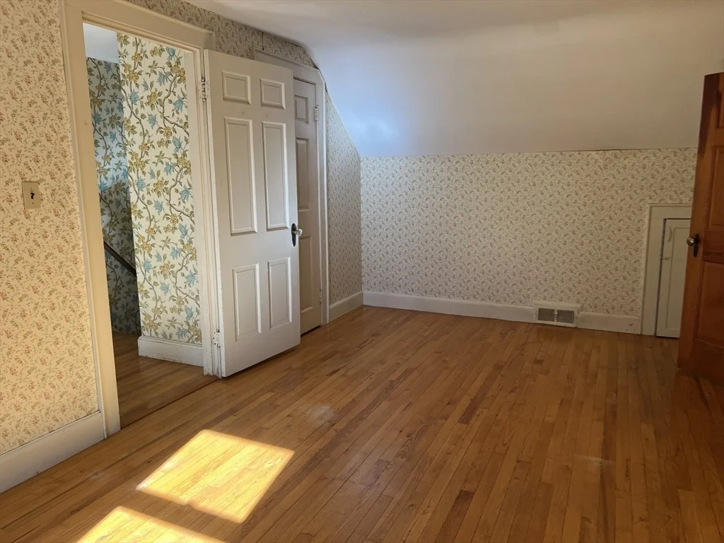 Photo of 67 Long Ave
