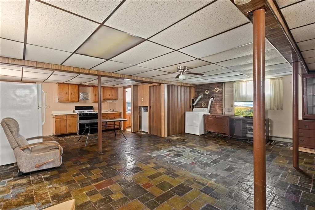 Photo of 37 Shore Ave