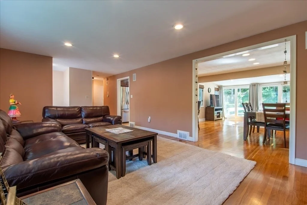 Photo of 37 Lantern Ln.