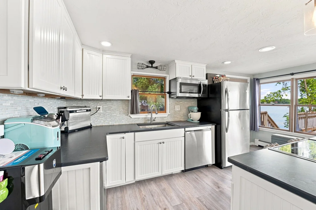 Photo of 111 King Philip Rd