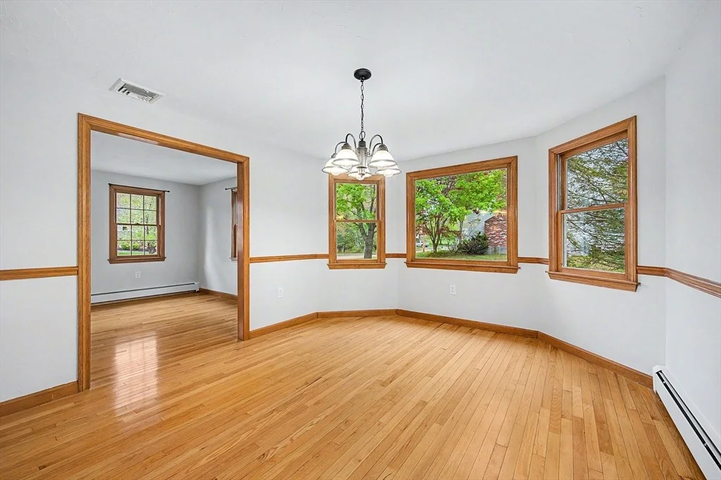 Photo of 8 Thomas Dr