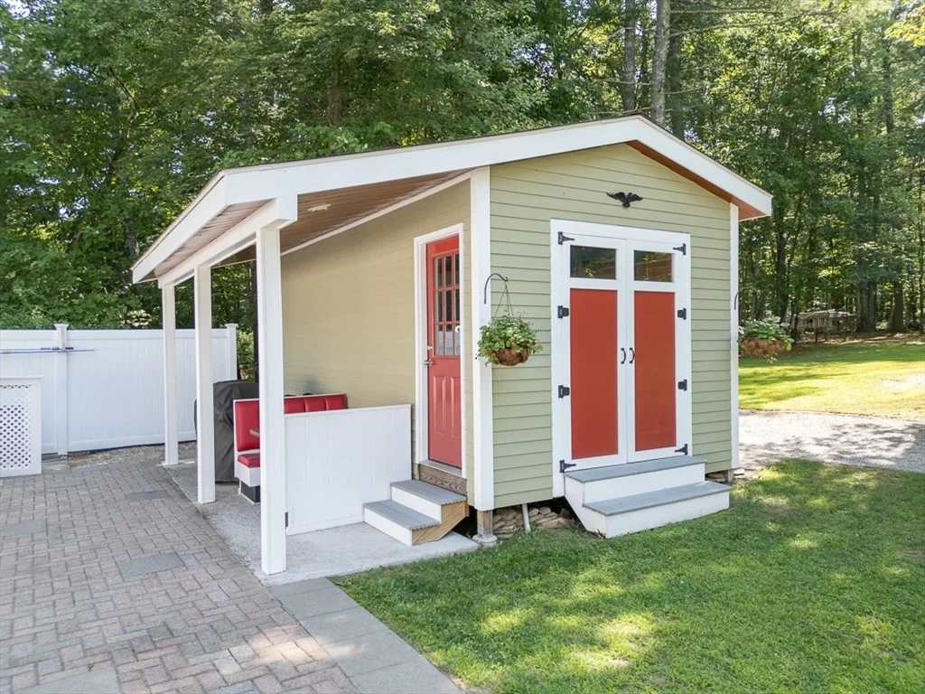 Photo of 21 Hyacinth Dr