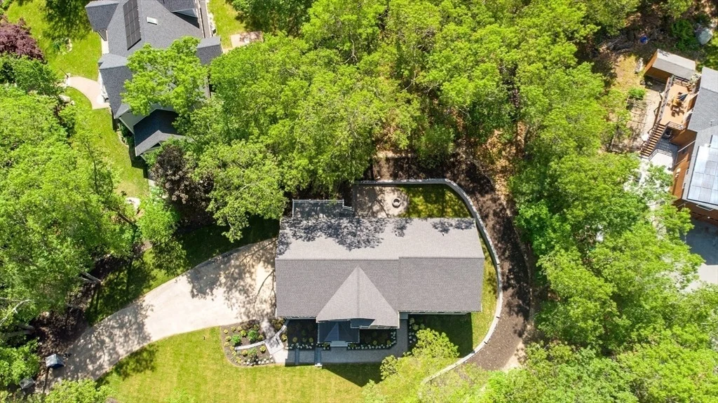 Photo of 18 Heritage Dr