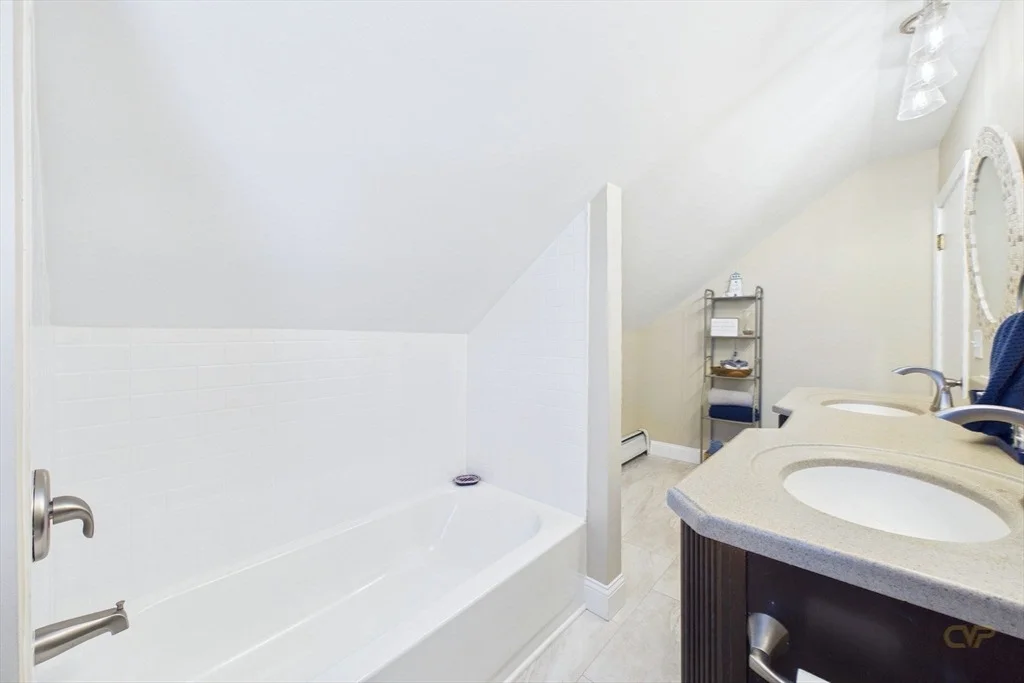 Photo of 87 Stowe St