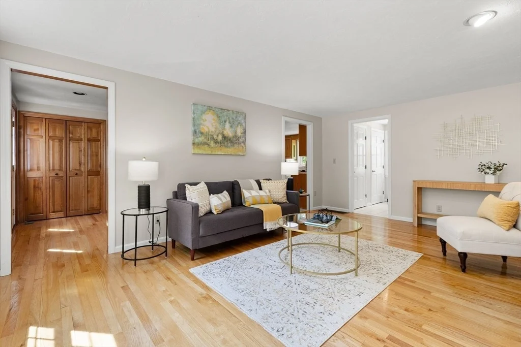 Photo of 8 Caitlin Ln