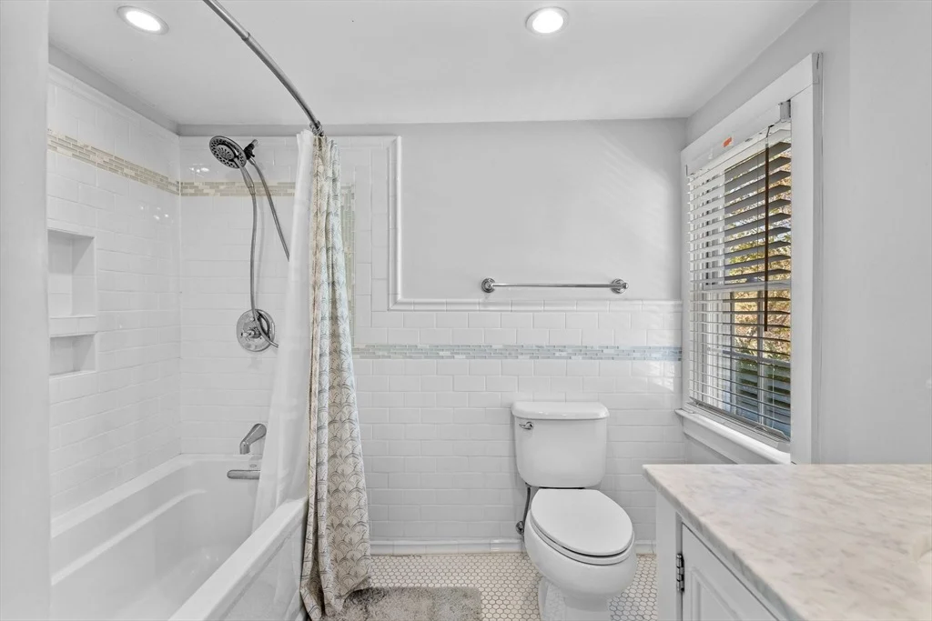 Photo of 1 Chestnut St