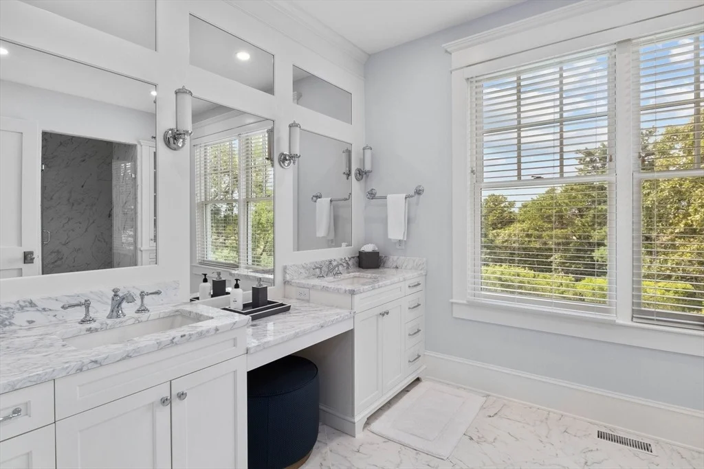Photo of 558 Fox Hill Rd