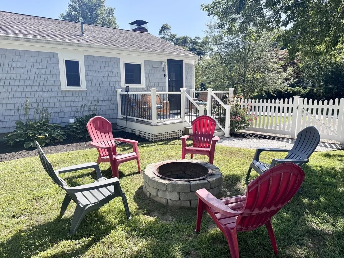 Photo of 42 Vineyard Ave
