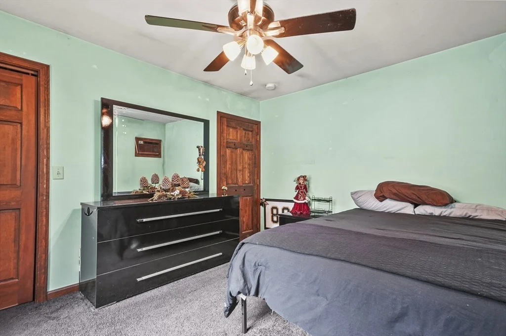 Photo of 28 Beacon Street